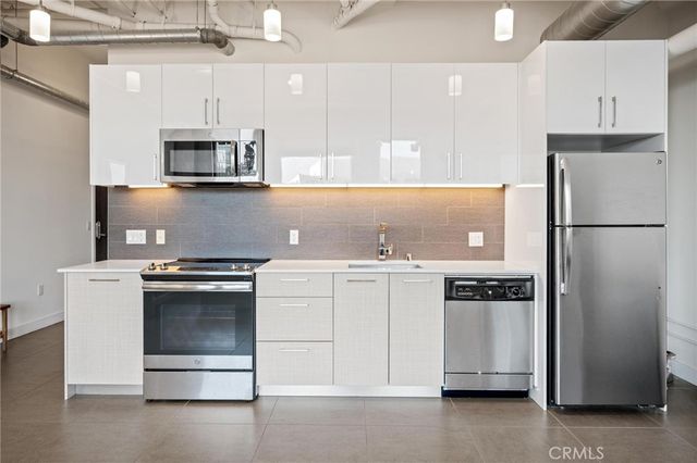 939 S Broadway 1001, Los Angeles, CA 90015