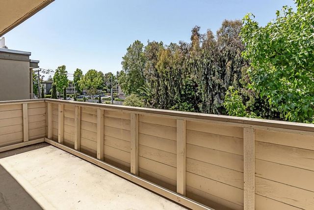 1033 Crestview Drive 308, Mountain View, CA 94040