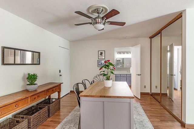 1033 Crestview Drive 308, Mountain View, CA 94040