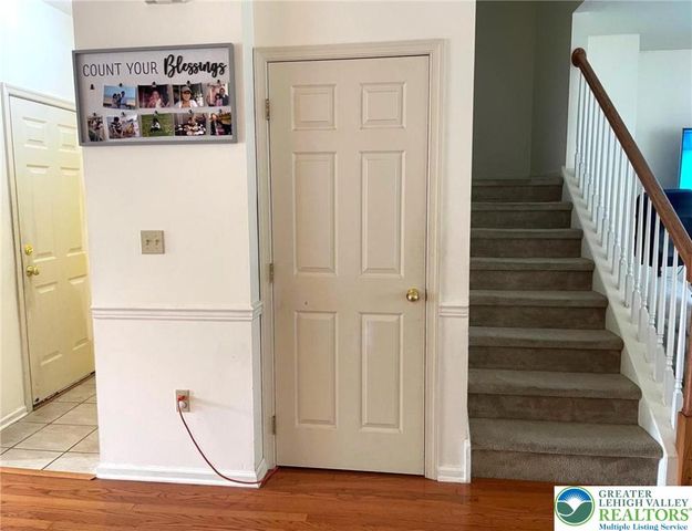 22 Cobblestone Drive, Palmer Twp, PA 18045