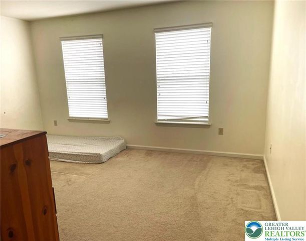 22 Cobblestone Drive, Palmer Twp, PA 18045