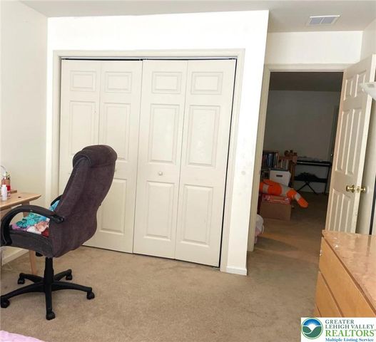 22 Cobblestone Drive, Palmer Twp, PA 18045