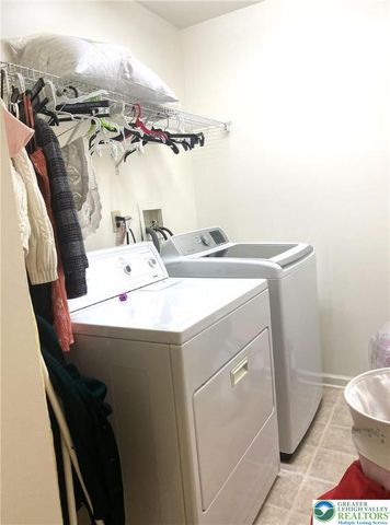 22 Cobblestone Drive, Palmer Twp, PA 18045