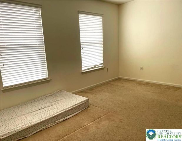 22 Cobblestone Drive, Palmer Twp, PA 18045