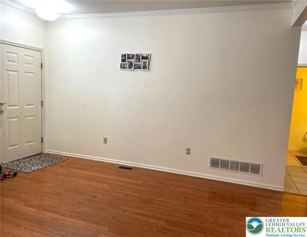 22 Cobblestone Drive, Palmer Twp, PA 18045