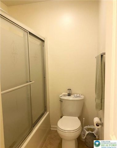 22 Cobblestone Drive, Palmer Twp, PA 18045