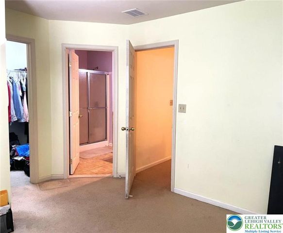 22 Cobblestone Drive, Palmer Twp, PA 18045