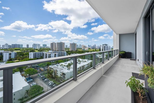 2960 NE 207th St 10, Aventura, FL 33180