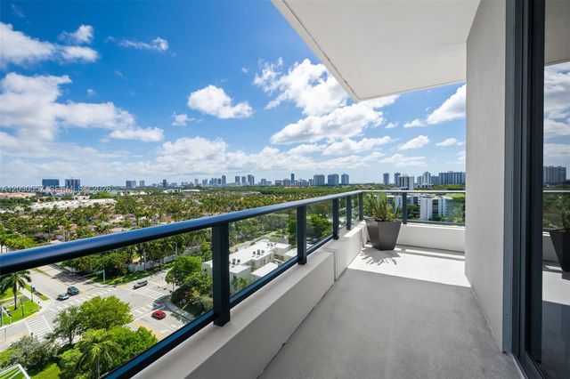 2960 NE 207th St 10, Aventura, FL 33180