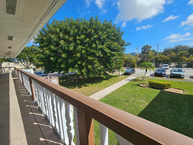 214 Easthampton I, West Palm Beach, FL 33417
