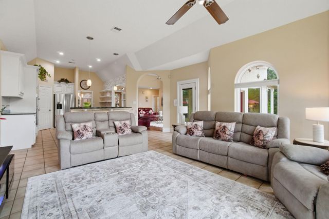 39 Wedgewood Boulevard, Conroe, TX 77304