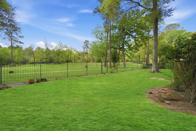 39 Wedgewood Boulevard, Conroe, TX 77304