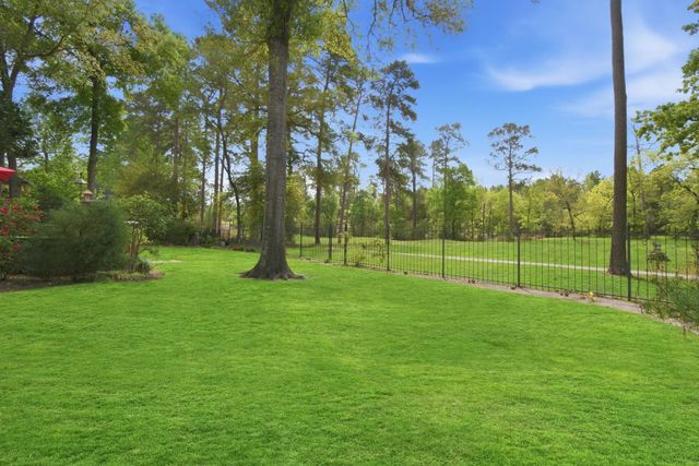 39 Wedgewood Boulevard, Conroe, TX 77304