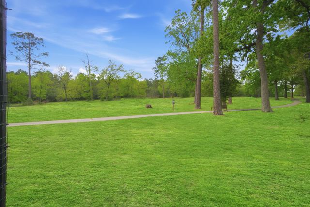 39 Wedgewood Boulevard, Conroe, TX 77304