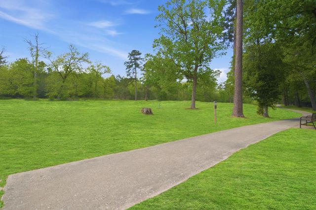 39 Wedgewood Boulevard, Conroe, TX 77304