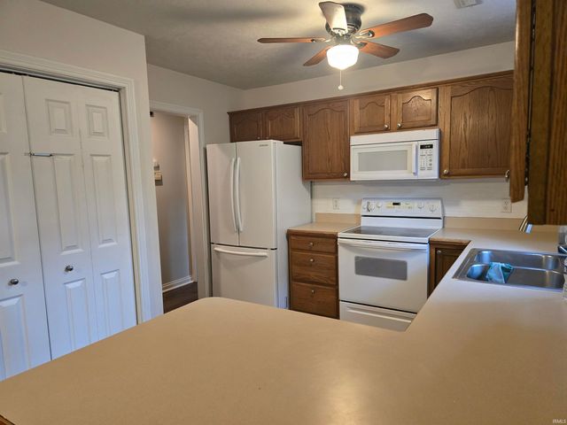 395 S Star Drive, Santa Claus, IN 47579