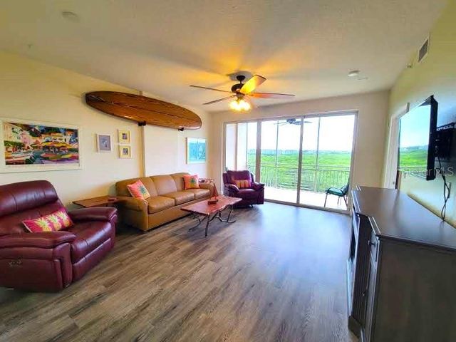 7296 MARATHON DRIVE 404, Seminole, FL 33777