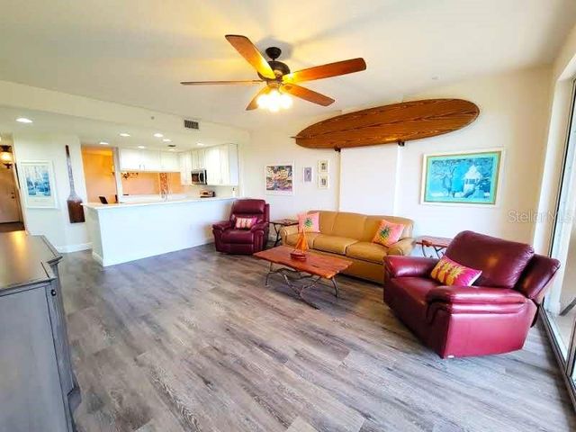 7296 MARATHON DRIVE 404, Seminole, FL 33777