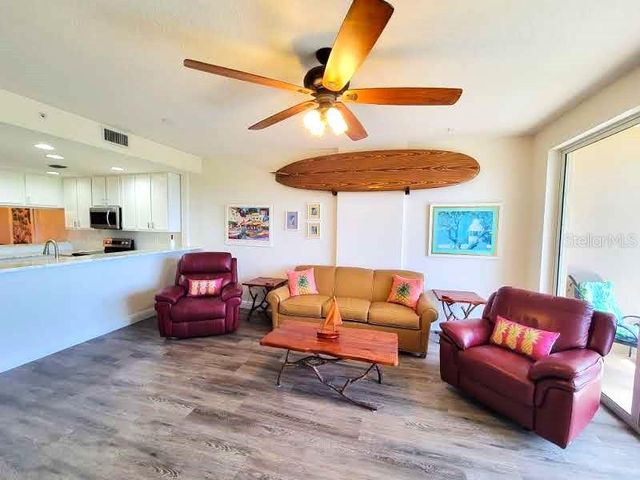 7296 MARATHON DRIVE 404, Seminole, FL 33777