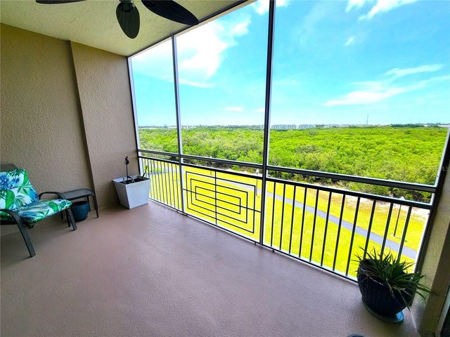 7296 MARATHON DRIVE 404, Seminole, FL 33777