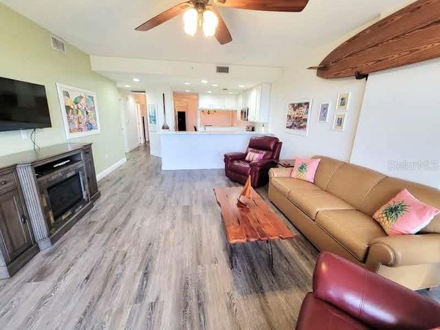 7296 MARATHON DRIVE 404, Seminole, FL 33777