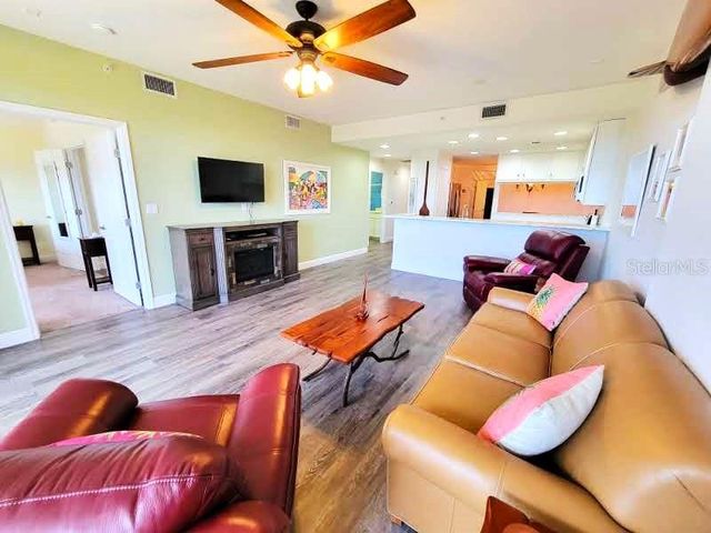7296 MARATHON DRIVE 404, Seminole, FL 33777
