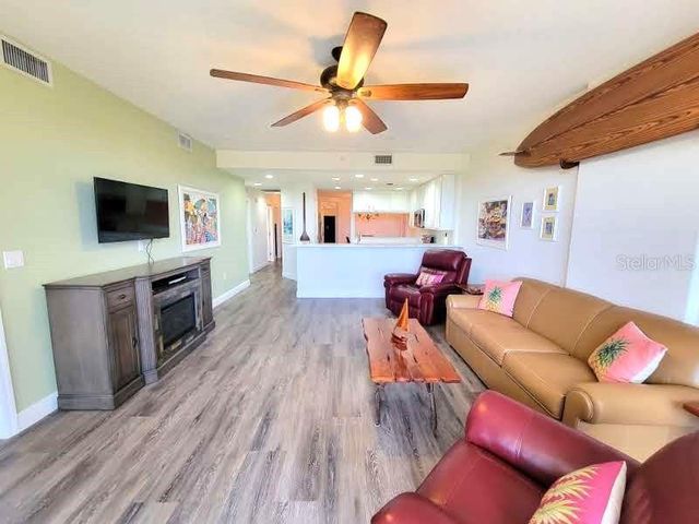 7296 MARATHON DRIVE 404, Seminole, FL 33777