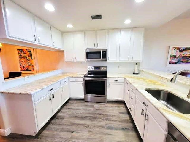 7296 MARATHON DRIVE 404, Seminole, FL 33777