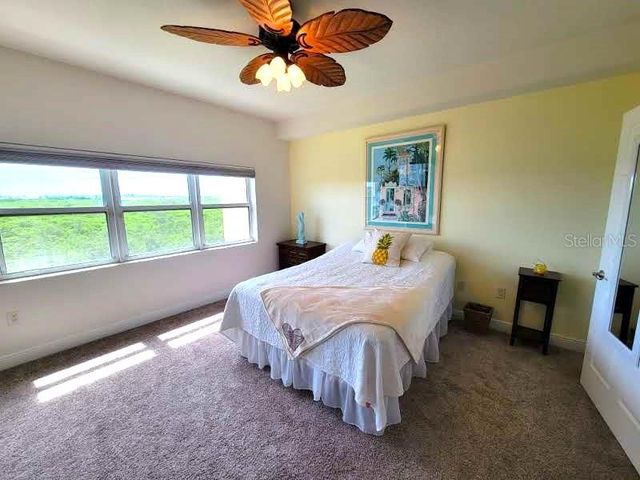 7296 MARATHON DRIVE 404, Seminole, FL 33777