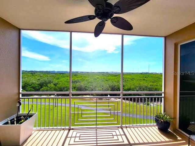 7296 MARATHON DRIVE 404, Seminole, FL 33777