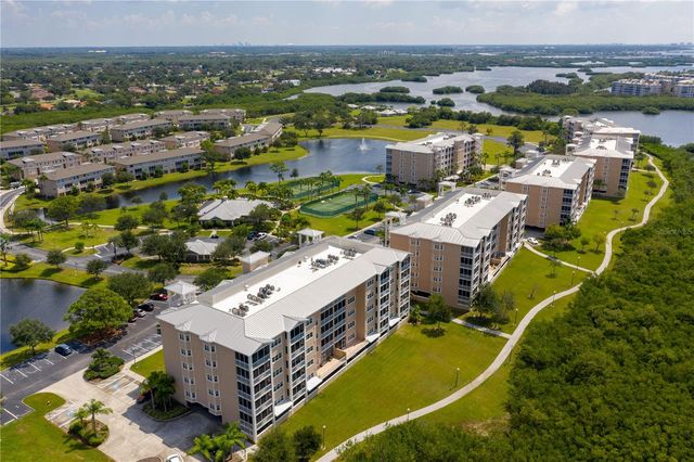 7296 MARATHON DRIVE 404, Seminole, FL 33777