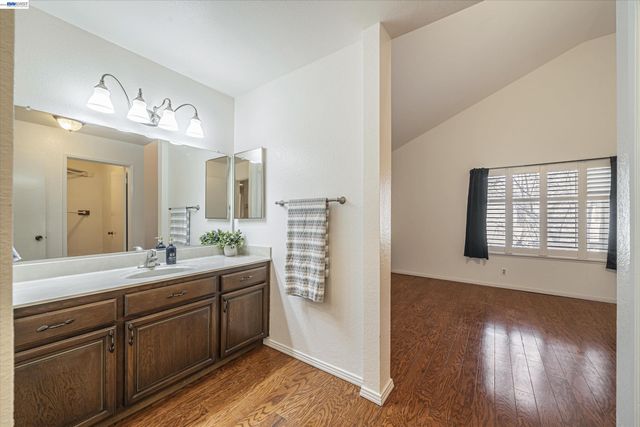 39935 Parada St B, Newark, CA 94560