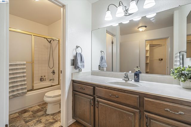 39935 Parada St B, Newark, CA 94560