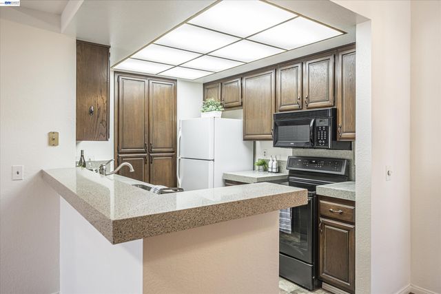 39935 Parada St B, Newark, CA 94560