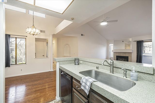 39935 Parada St B, Newark, CA 94560