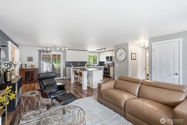 3989 Coronet Place SE, Port Orchard, WA 98366