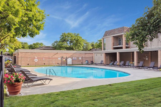 6399 Barrie Road, Edina, MN 55435