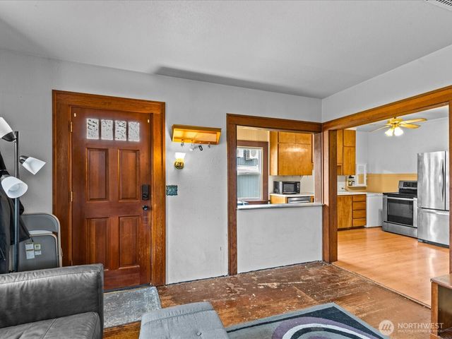 6807 Commercial Avenue, Everett, WA 98203