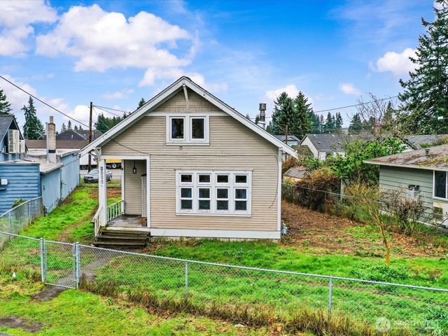 6807 Commercial Avenue, Everett, WA 98203