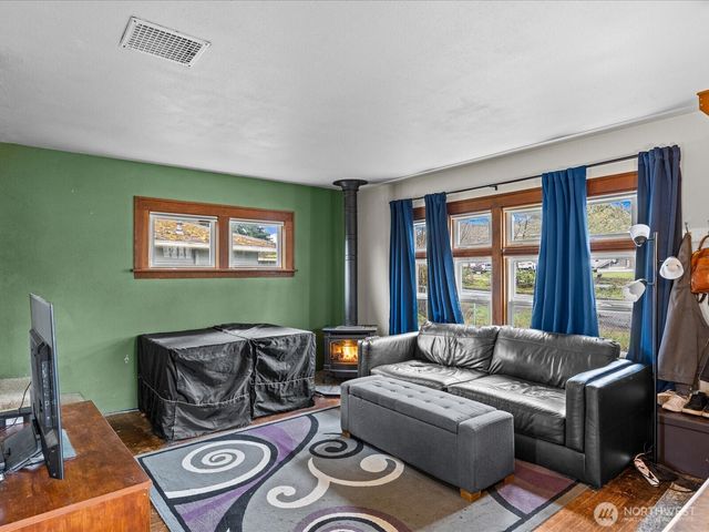 6807 Commercial Avenue, Everett, WA 98203