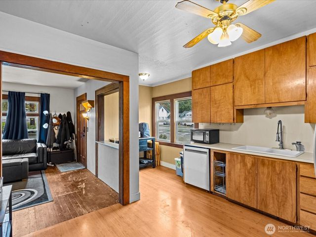 6807 Commercial Avenue, Everett, WA 98203