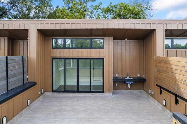 622 Bellemeade NW Avenue 9, Atlanta, GA 30318