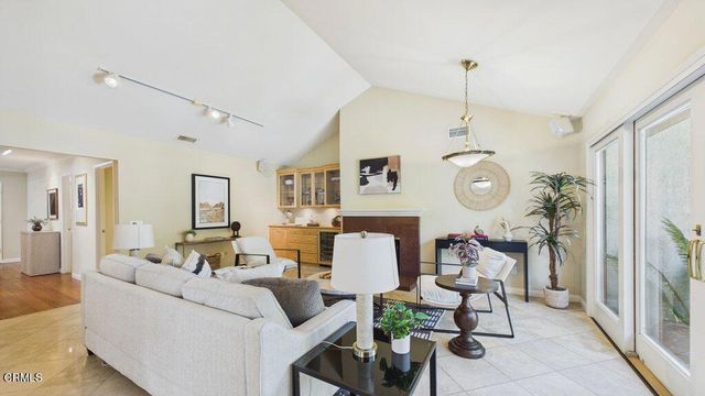 2519 Canyon View Lane, Pasadena, CA 91107