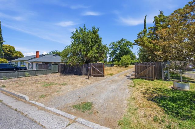 874 Hansen Avenue, Merced, CA 95340