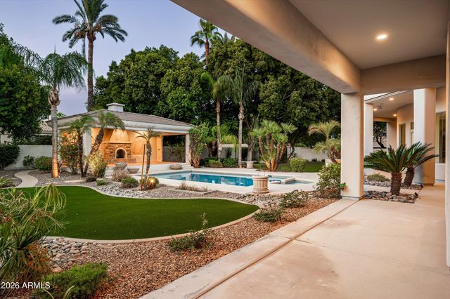 6243 E CAMELBACK Road, Scottsdale, AZ 85251