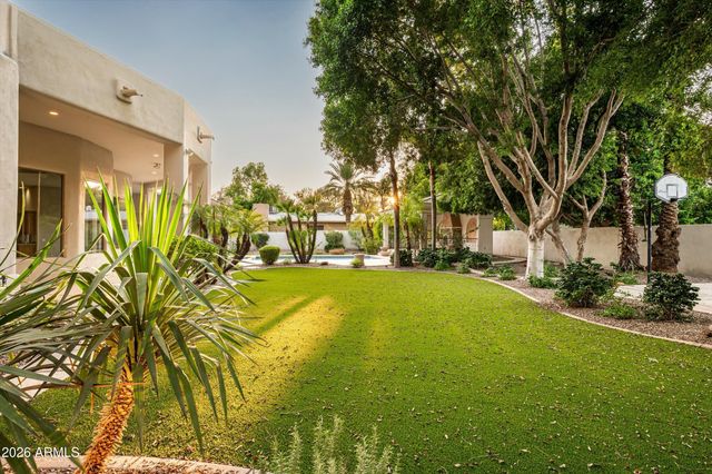 6243 E CAMELBACK Road, Scottsdale, AZ 85251