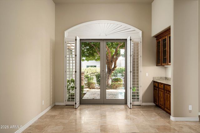 6243 E CAMELBACK Road, Scottsdale, AZ 85251