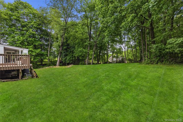 65 Cliffside Lane, Bedford Corners, NY 10549