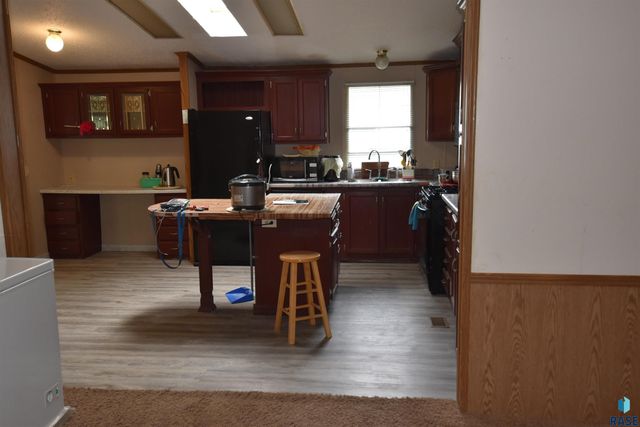 1101 N Mayflower Pl, Sioux Falls, SD 57103