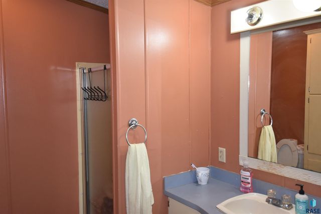 1101 N Mayflower Pl, Sioux Falls, SD 57103